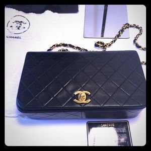 Pre owned Authentic Chanel bag